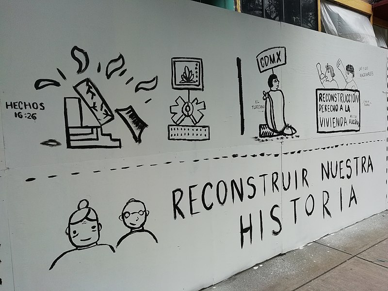 Murales en tapiales del Multifamiliar Tlalpan durante los trabajos de reforzarmiento y reconstrucción después del sismo del 19 de septiembre de 2017